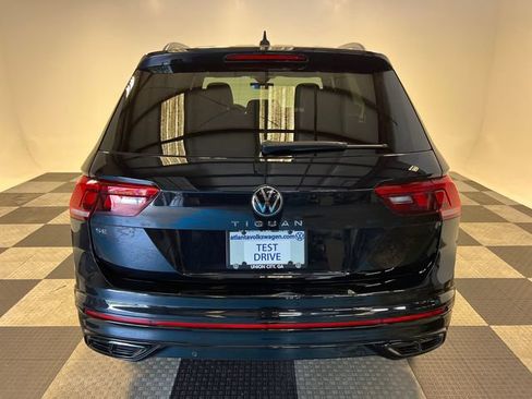 Certified 2022 Volkswagen Tiguan SE R-Line FWD image 4