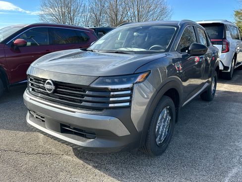 New 2026 Nissan Kicks SV image 1