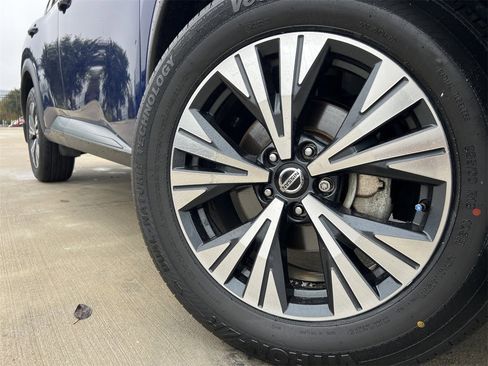 Certified 2021 Nissan Rogue SV image 8