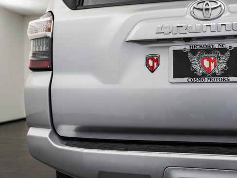 Used 2019 Toyota 4Runner SR5 RWD image 38