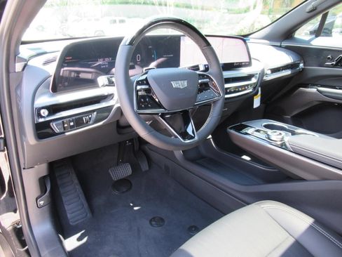 New 2026 Cadillac Lyriq Sport RWD image 17