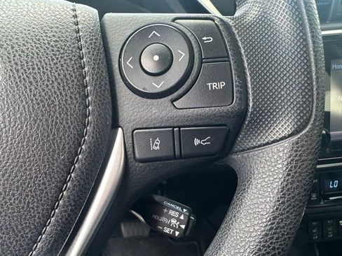 Used 2017 Toyota Corolla XLE w/ Carpet Mat Package (TMS) FWD image 22