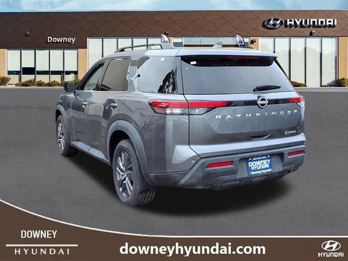 Used 2024 Nissan Pathfinder SV AWD/4WD image 6