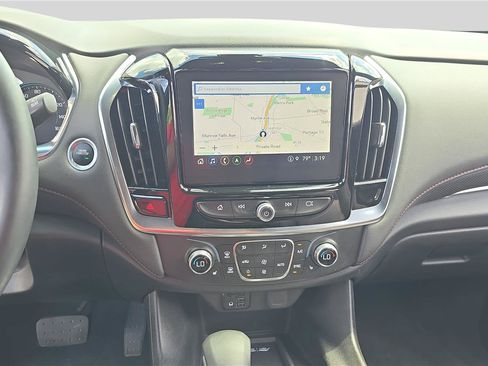 Used 2023 Chevrolet Traverse RS AWD/4WD image 21