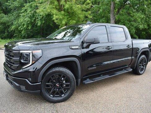 Used 2022 GMC Sierra 1500 Elevation w/ LPO, Elevation Black Package AWD/4WD image 13