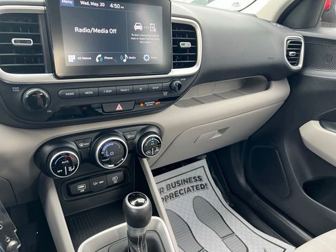Used 2023 Hyundai Venue SEL FWD image 31