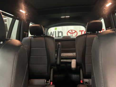 Used 2020 Mercedes-Benz GLS 450 4MATIC image 28