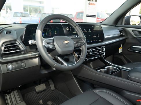 New 2026 Chevrolet Traverse LT w/ Driver Confidence Package image 13