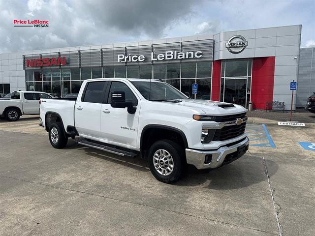 Used 2025 Chevrolet Silverado 2500 LT w/ Convenience Package AWD/4WD image 1