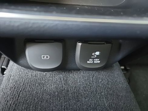 Used 2025 Genesis GV70 3.5T Sport w/ Sport Advanced Package image 31