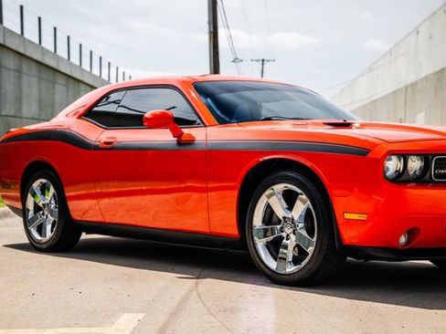Used 2009 Dodge Challenger R/T RWD image 45