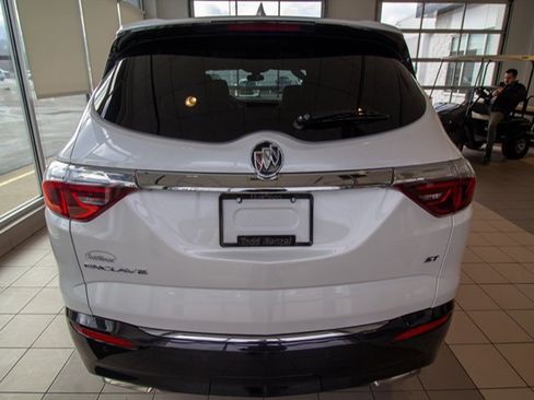 Used 2024 Buick Enclave Essence w/ Sport Touring Edition image 6