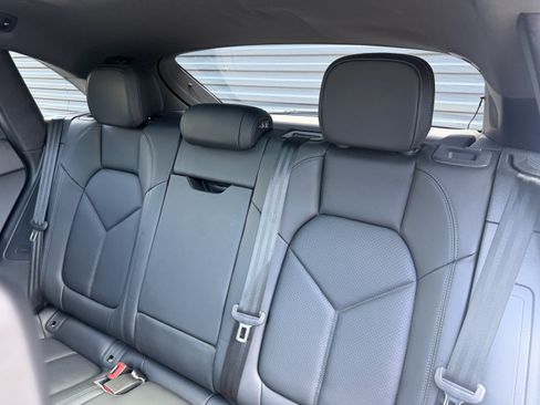 Certified 2023 Porsche Macan S AWD/4WD image 25