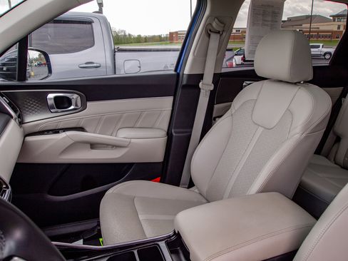 Used 2023 Kia Sorento SX image 14