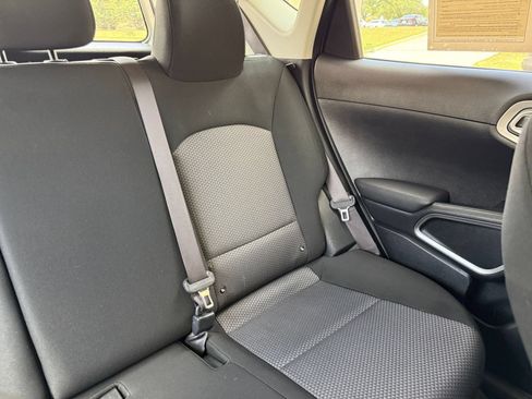 Used 2025 Kia Soul LX w/ LX Technology Package FWD image 36