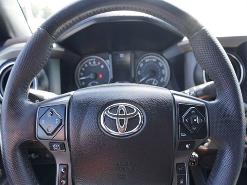 Used 2022 Toyota Tacoma TRD Off-Road w/ Black Out Package (TMS) AWD/4WD image 23