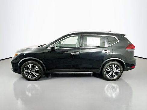 Used 2020 Nissan Rogue SV w/ Premium Package FWD image 4