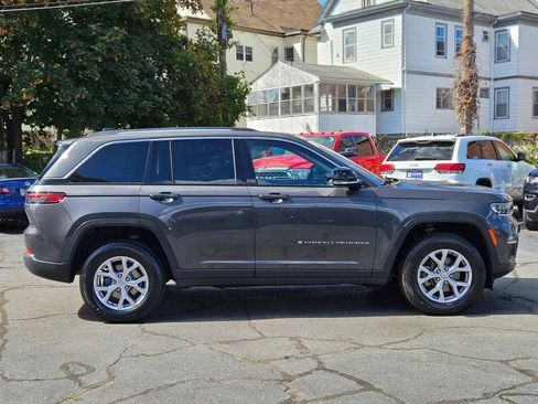 Used 2022 Jeep Grand Cherokee Limited image 6