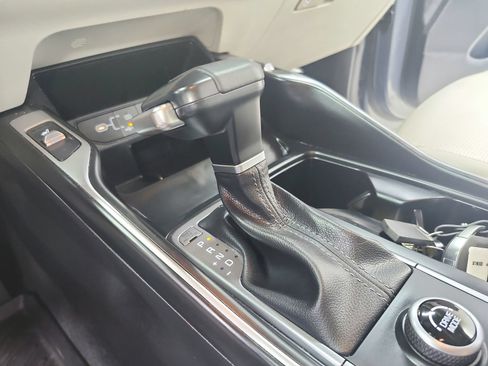 Used 2025 Kia Sorento EX FWD image 28