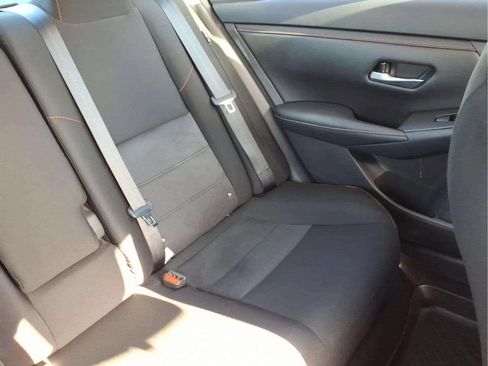 Used 2025 Nissan Sentra SR FWD image 17