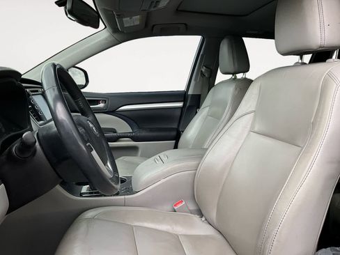 Used 2016 Toyota Highlander XLE w/ Protection Package #3 AWD/4WD image 12