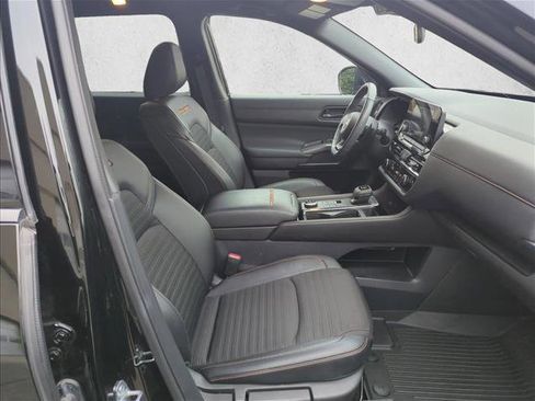 Used 2025 Nissan Pathfinder Rock Creek image 21