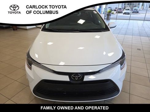 Used 2026 Toyota Corolla LE FWD image 5
