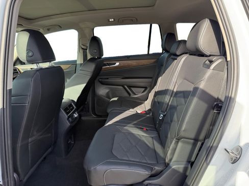 New 2026 Volkswagen Atlas SE image 16