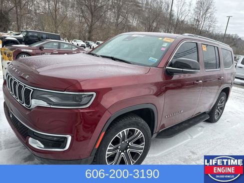 Used 2024 Jeep Wagoneer 4WD w/ Premium Group I image 3