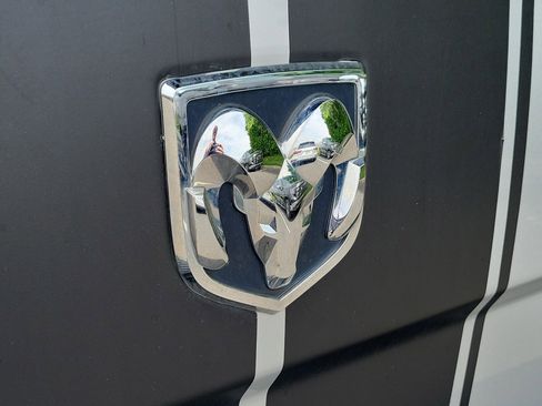 Used 2016 RAM 1500 Laramie image 7