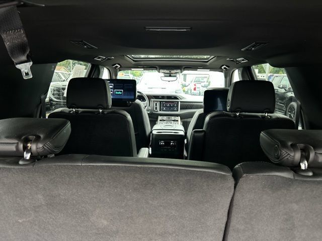 Certified 2023 GMC Yukon XL Denali w/ Advanced Technology Package AWD/4WD image 14