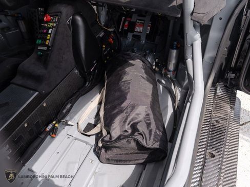 Used 2022 Lamborghini Huracan EVO image 30