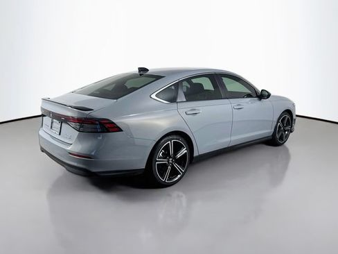 Used 2025 Honda Accord Sport image 6