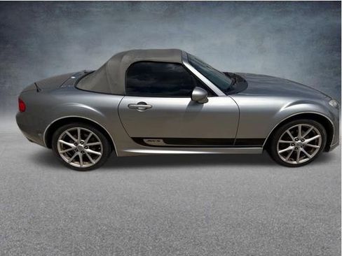 Used 2010 MAZDA MX-5 Miata Touring w/ Appearance Pkg RWD image 8