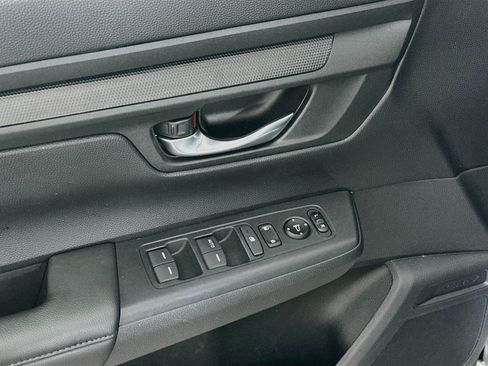 Used 2023 Honda CR-V LX image 15