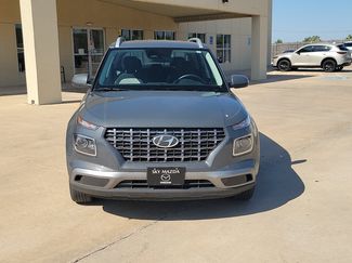 Used 2025 Hyundai Venue SEL FWD video 2