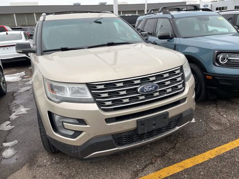 Used 2017 Ford Explorer XLT w/ Equipment Group 202A image 21