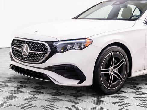 Used 2024 Mercedes-Benz E 350 4MATIC Sedan image 32