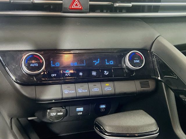 Used 2025 Hyundai Elantra Hybrid FWD image 13
