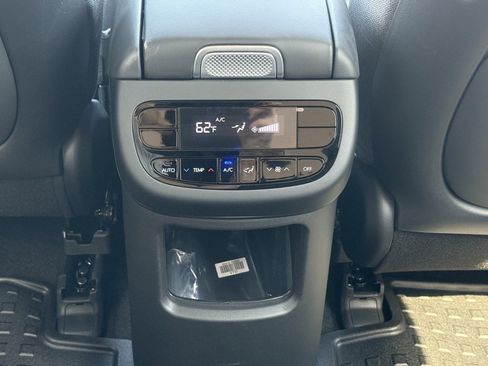 New 2026 Hyundai Ioniq 9 SE image 18