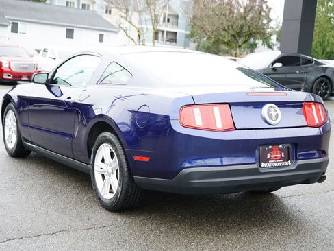 Used 2010 Ford Mustang Coupe image 3