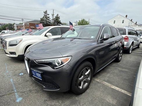 Used 2018 Alfa Romeo Stelvio AWD image 6