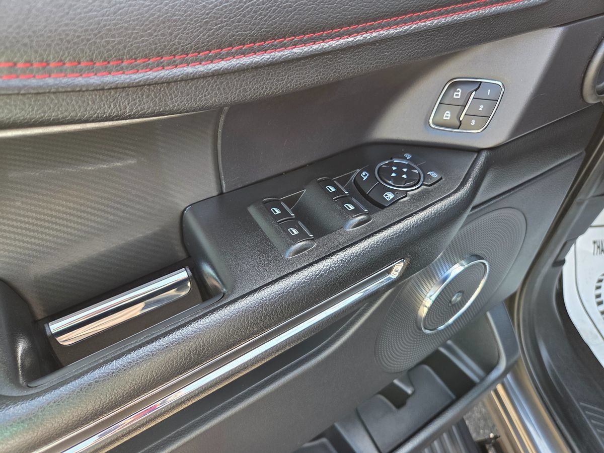 Used 2019 Ford Expedition Limited w/ Equipment Group 303A AWD/4WD image 43
