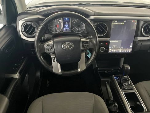 Used 2017 Toyota Tacoma SR5 w/ Tow Package AWD/4WD image 31