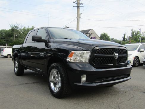 Used 2017 RAM 1500 Express AWD/4WD image 1