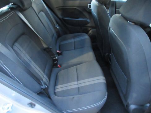 Used 2025 Hyundai Venue SEL FWD image 17