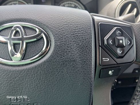 Used 2017 Toyota Tacoma TRD Sport w/ Tow Package RWD image 29