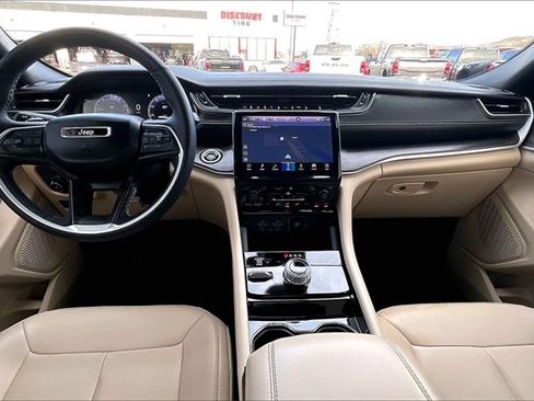 Used 2023 Jeep Grand Cherokee Limited image 15