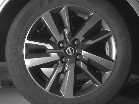 Used 2025 Nissan Versa SV FWD image 15