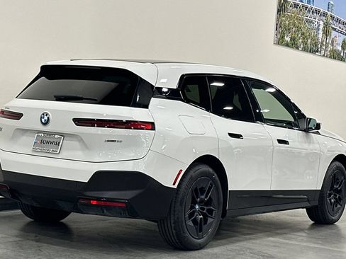 Used 2023 BMW iX xDrive50 w/ Convenience Package AWD/4WD image 4
